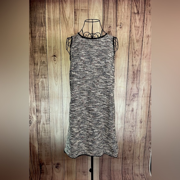 LOFT Dresses & Skirts - Loft Sleeveless Mini Dress
